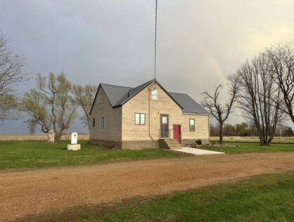 44420 260th St Canistota, SD  Private Acreage Setting!