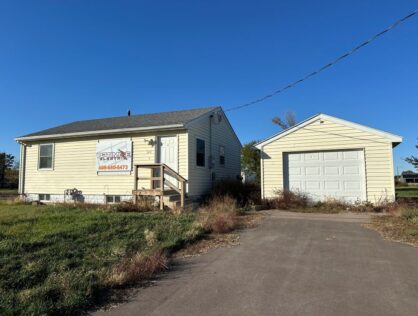 340 W Hollister Ave Salem, SD  Commercial Property with Extra Lot