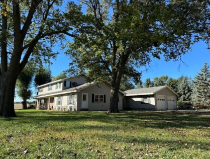 28317 443rd Ave Freeman, SD 57029 In The Valley!