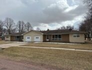 605 E Eighth St Freeman, SD Exceptional Two-Family Duplex