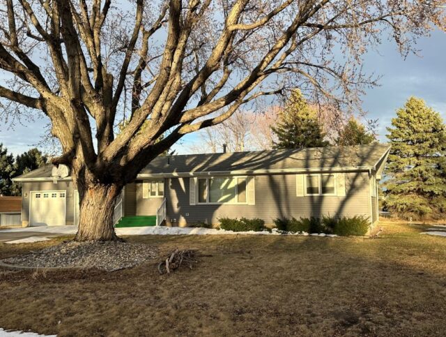 100 S Relanto St Freeman, SD Huge Corner Lot!