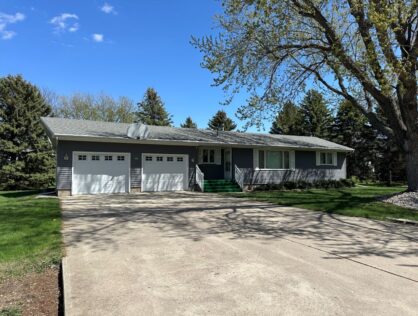 100 S Relanto St Freeman, SD Huge Corner Lot!