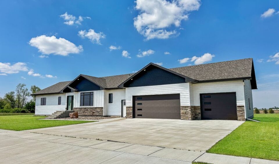 418 W 5th St Freeman, SD  Introducing NEW Stunning Home!