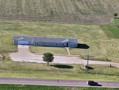 1116 E South County Rd Freeman, SD