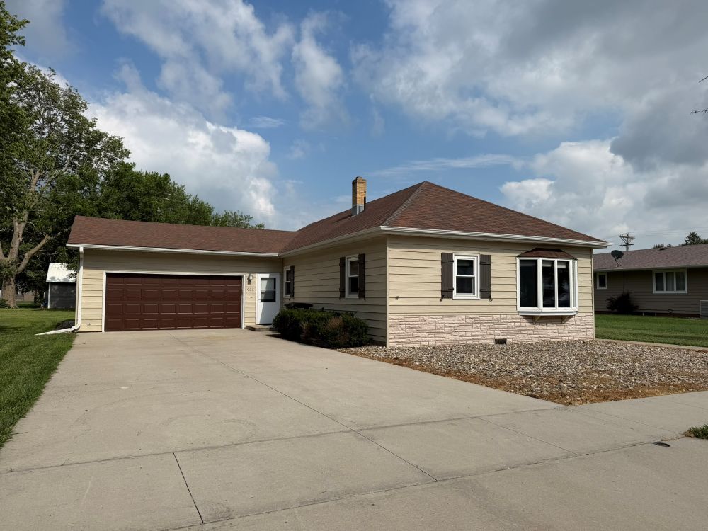 931 Curry St Scotland, SD  Beautiful Kitchen!