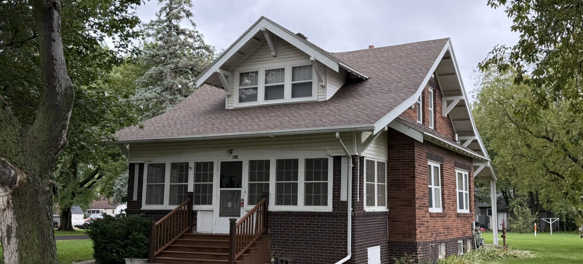 904 S Cherry St Freeman, SD  Craftsman Style Brick Home!
