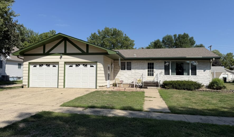 618 S Cherry St Freeman, SD Heated Garage Space!